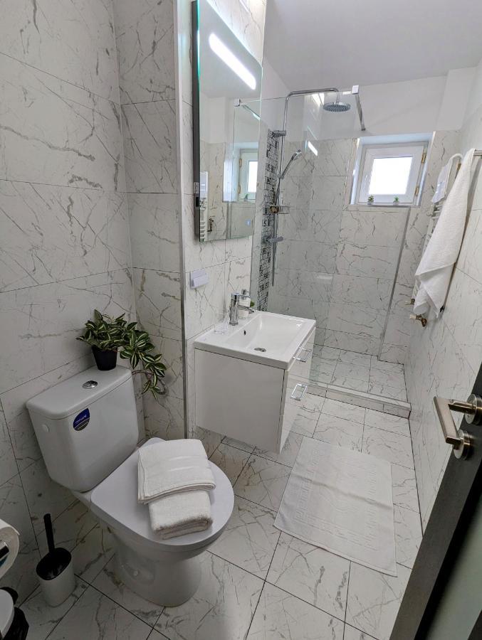 Sebastian Studio Apartment Bukarest Kültér fotó