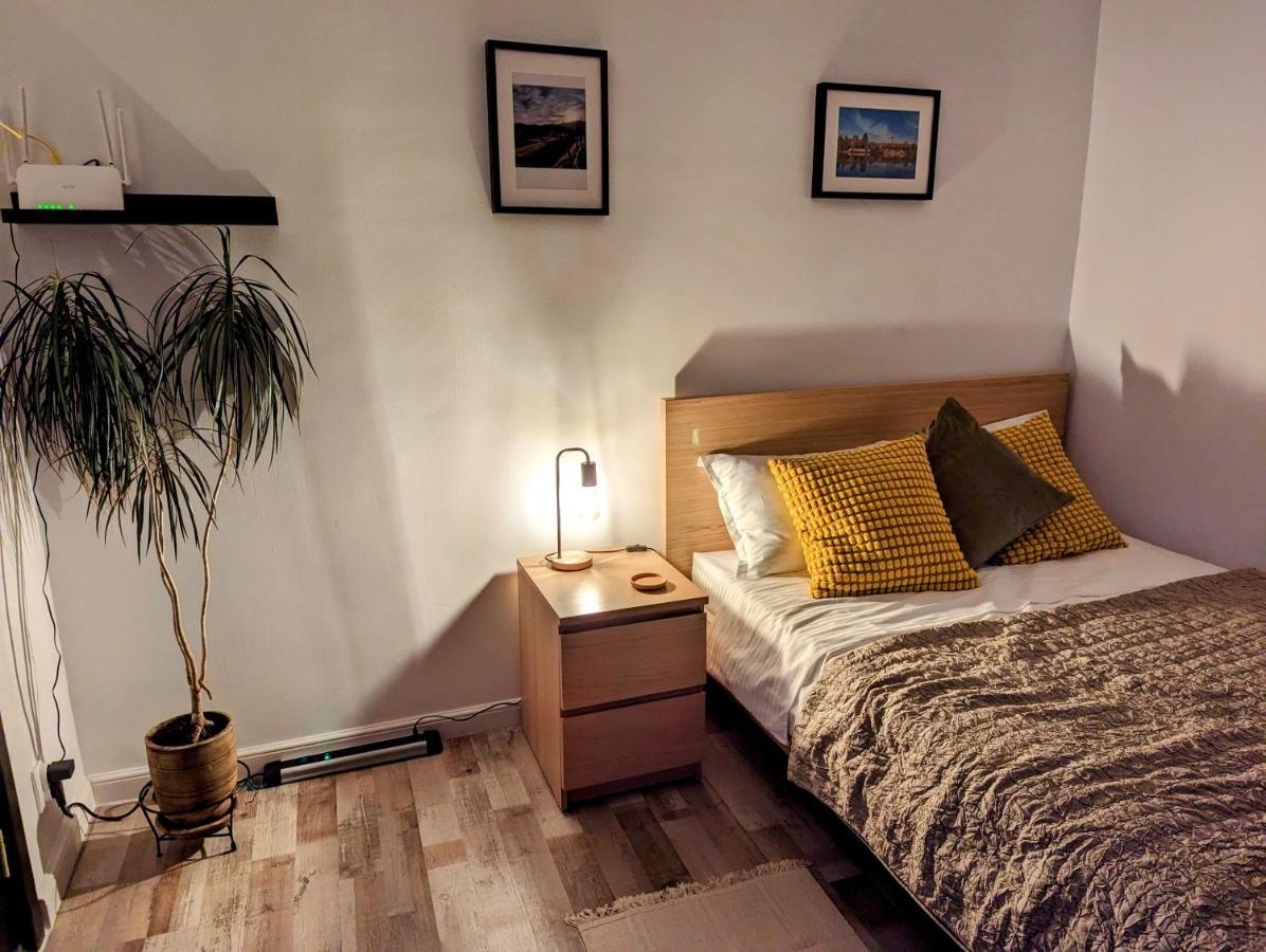 Sebastian Studio Apartment Bukarest Kültér fotó