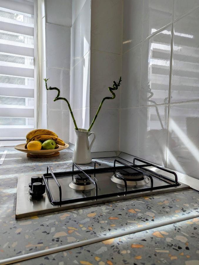 Sebastian Studio Apartment Bukarest Kültér fotó